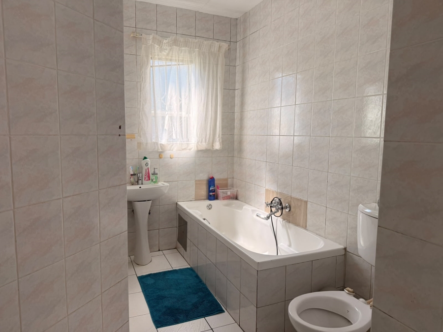 3 Bedroom Property for Sale in Safari Gardens North West